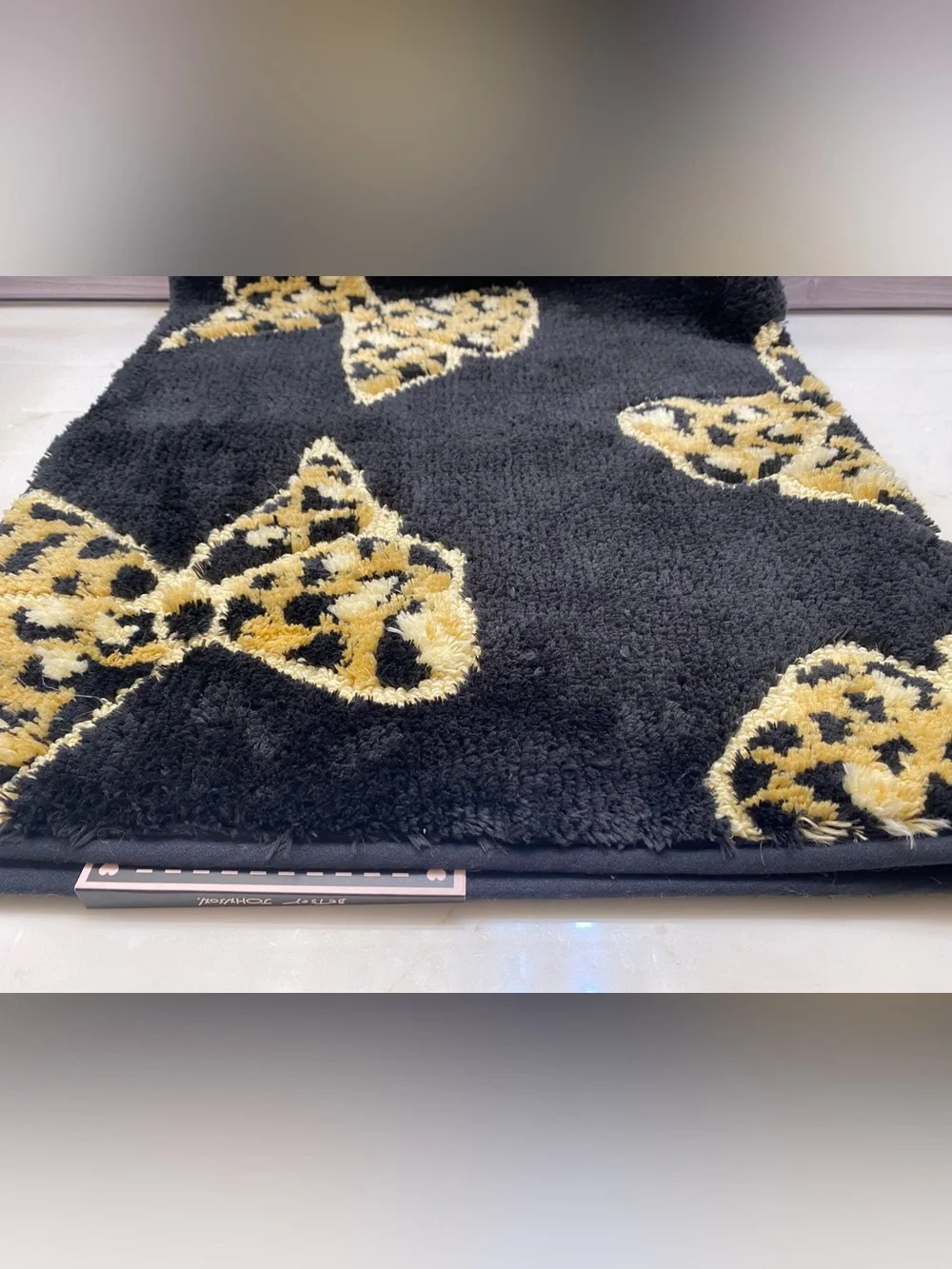 Betsey Johnson ❤️So soft Leopard-print Bow pattern Bath Rug Black 20x32”  New